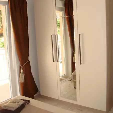 Marbella Apartman *
